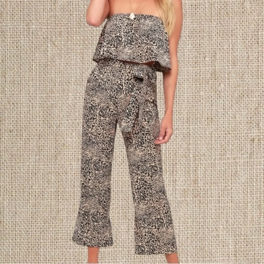 ♥️ Lulu's Black and White Leopard Jumpsuit - Picture 1 of 4